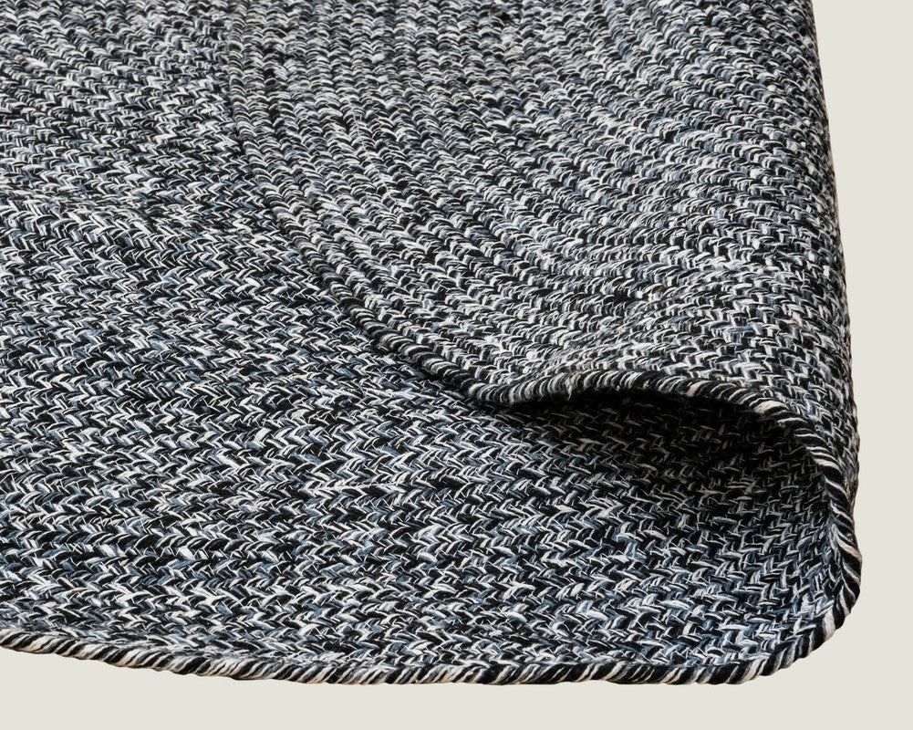 Round Braided Rug — Navy & White Cotton, 120cm